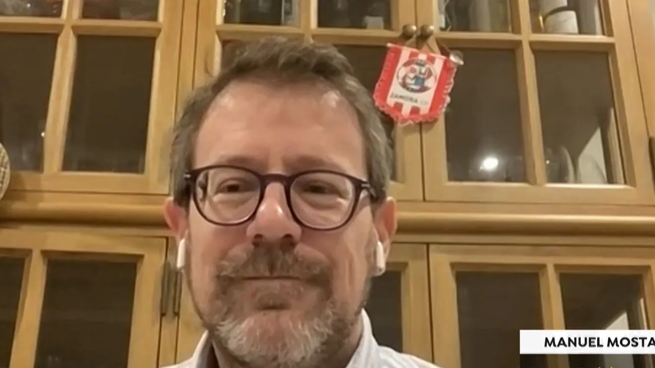 Entrevista al polit&oacute;logo Manuel Mostaza