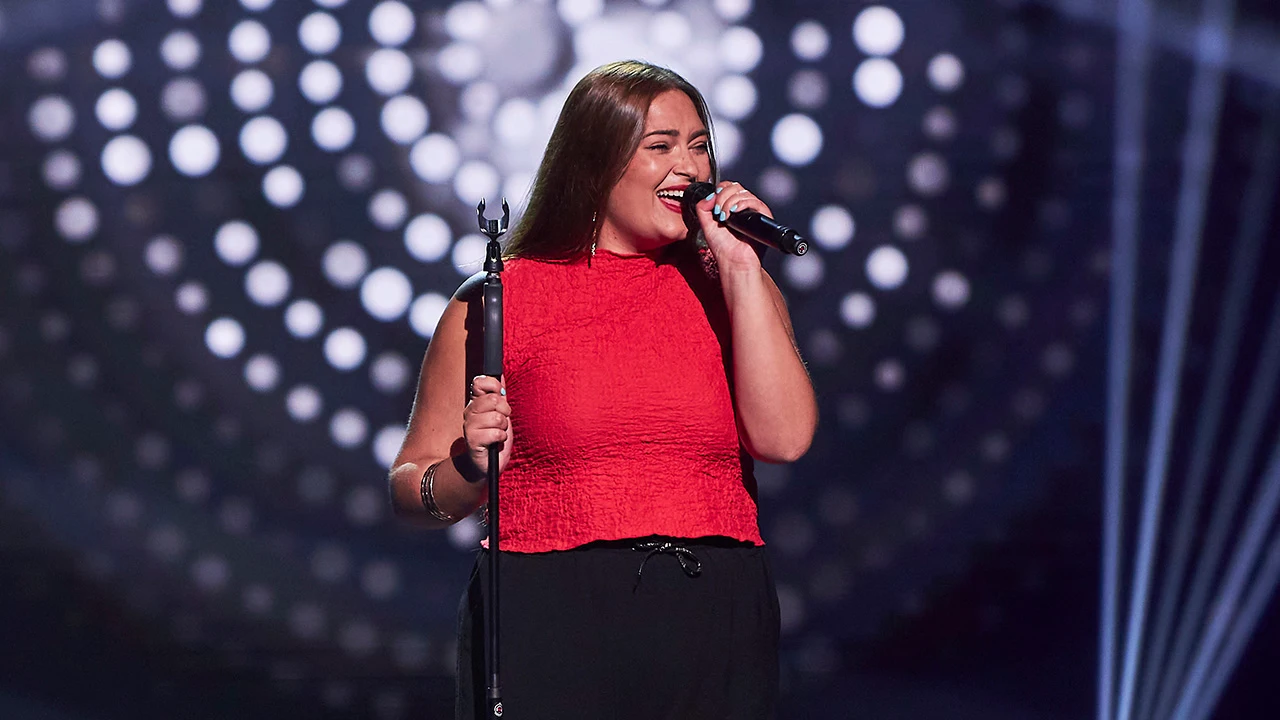 Alicia en las Audiciones a ciegas