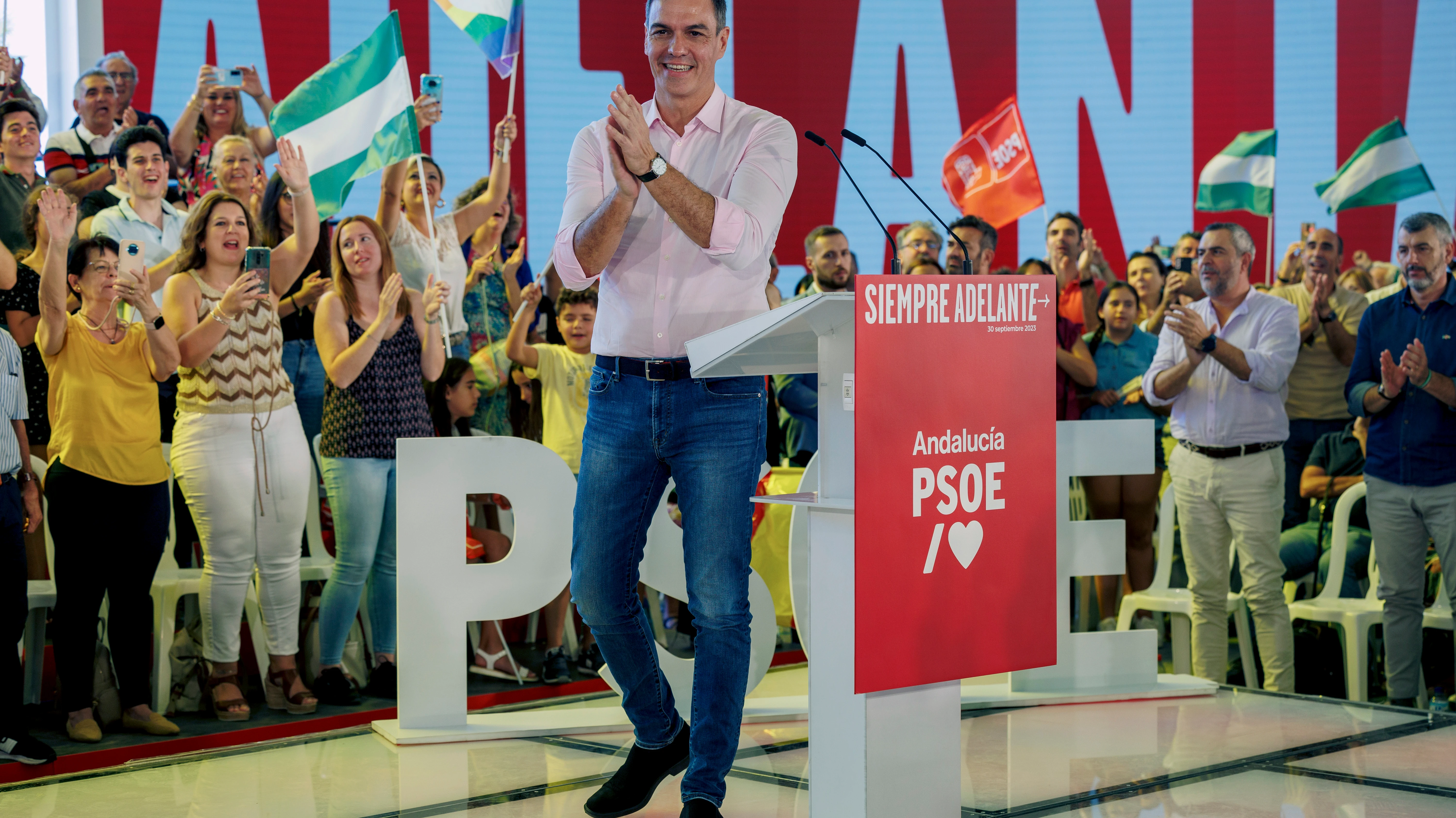 Pedro Sánchez participa en un acto del PSOE en la Rinconada Pedro Sánchez participa en un acto del PSOE en la Rinconada