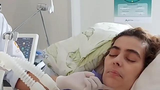 Una mujer pierde la movilidad y pasa un año interna en un hospital tras comer un pesto artesanal Una mujer pierde la movilidad y pasa un año interna en un hospital tras comer un pesto artesanal