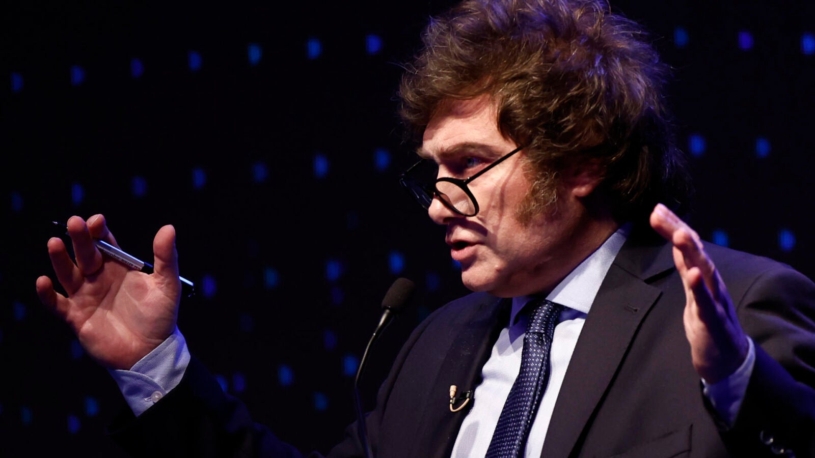 ¿Quién es Javier Milei? El ultraderechista que puede ser el próximo presidente de Argentina