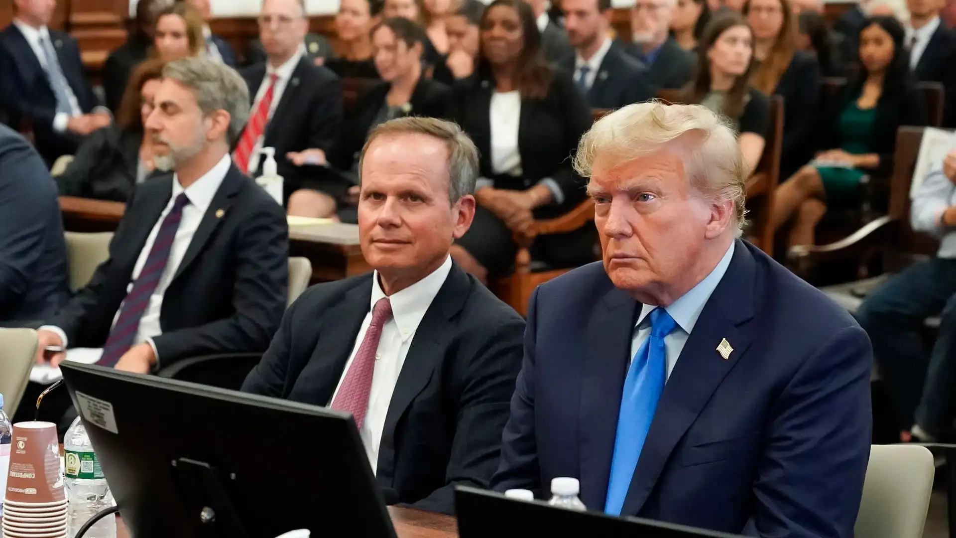 Donald Trump en el banquillo