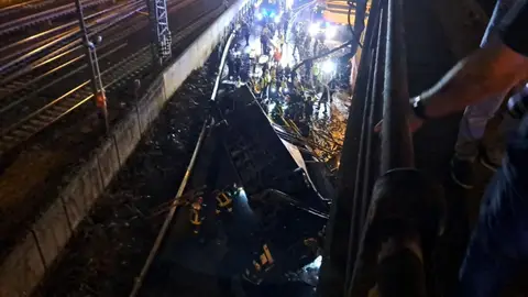 Autobús accidentando en Mestre, cerca de Venecia Autobús accidentando en Mestre, cerca de Venecia