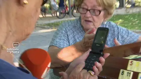 Mayores en un parque Mayores en un parque
