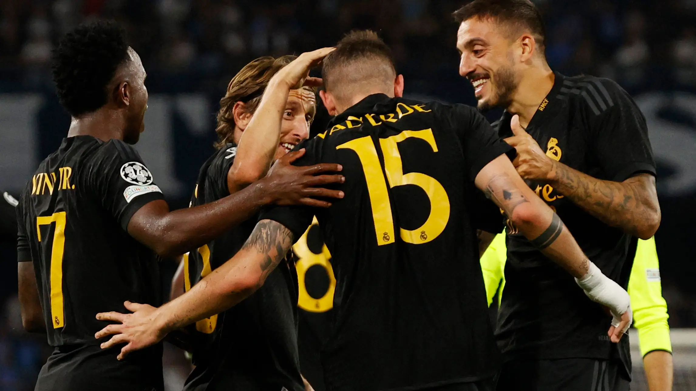 Los jugadores del Real Madrid celebran el gol de Valverde ante el N&aacute;poles