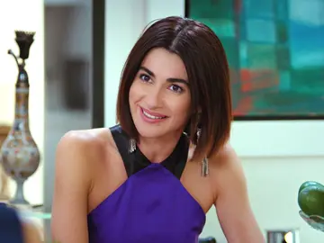 Şahika irrumpe en la cena familiar y... ¡malmete contra Ender! Şahika irrumpe en la cena familiar y... ¡malmete contra Ender!