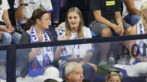Johanna Zott, junto a su madre Johanna Zott, junto a su madre