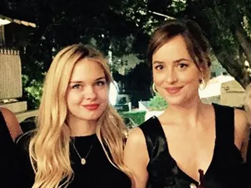 Stella Banderas y Dakota Johnson Stella Banderas y Dakota Johnson