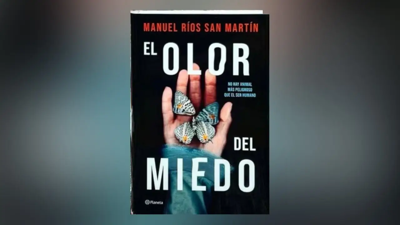 Portada de 'El olor del miedo', la nueva novela de Manuel R&iacute;os San Mart&iacute;n