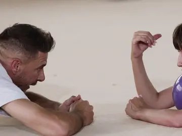 La versión del Cid Tostado de Joaquín que hace estallar de euforia a Almudena Cid La versión del Cid Tostado de Joaquín que hace estallar de euforia a Almudena Cid