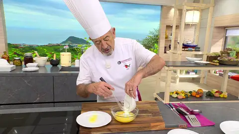 Añádele el yogur y la ralladura del limón Añádele el yogur y la ralladura del limón