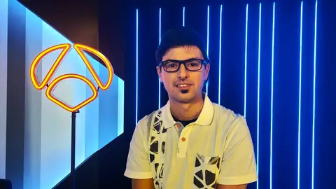 Moisés Laguardia supera los 100 programas en Pasapalabra: "Al principio me costaba verme porque me subía la tensión" Moisés Laguardia supera los 100 programas en Pasapalabra: "Al principio me costaba verme porque me subía la tensión"