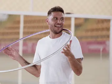 Los problemas de elasticidad y coordinación de Joaquín en la gimnasia rítmica Los problemas de elasticidad y coordinación de Joaquín en la gimnasia rítmica