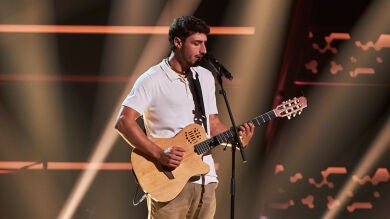 De cantar en la calle a conquistar el plató de La Voz, así ha sido la actuación de Miguel