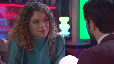 Avance semanal de Amar es para siempre: Lola decide apostar por su relación con Román Avance semanal de Amar es para siempre: Lola decide apostar por su relación con Román