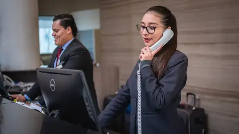 Recepción de un hotel Recepción de un hotel