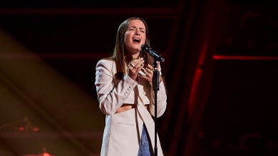 Elsa protagoniza la versión más bonita de Volaré: “Estoy flotando en tu universo”