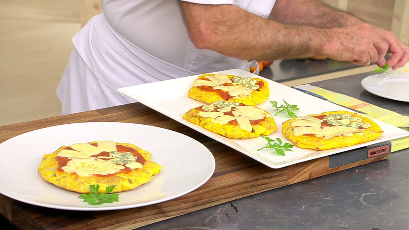 “Riquísima y para los amantes del queso”: Receta de Tortilla de patatas tres quesos de Arguiñano