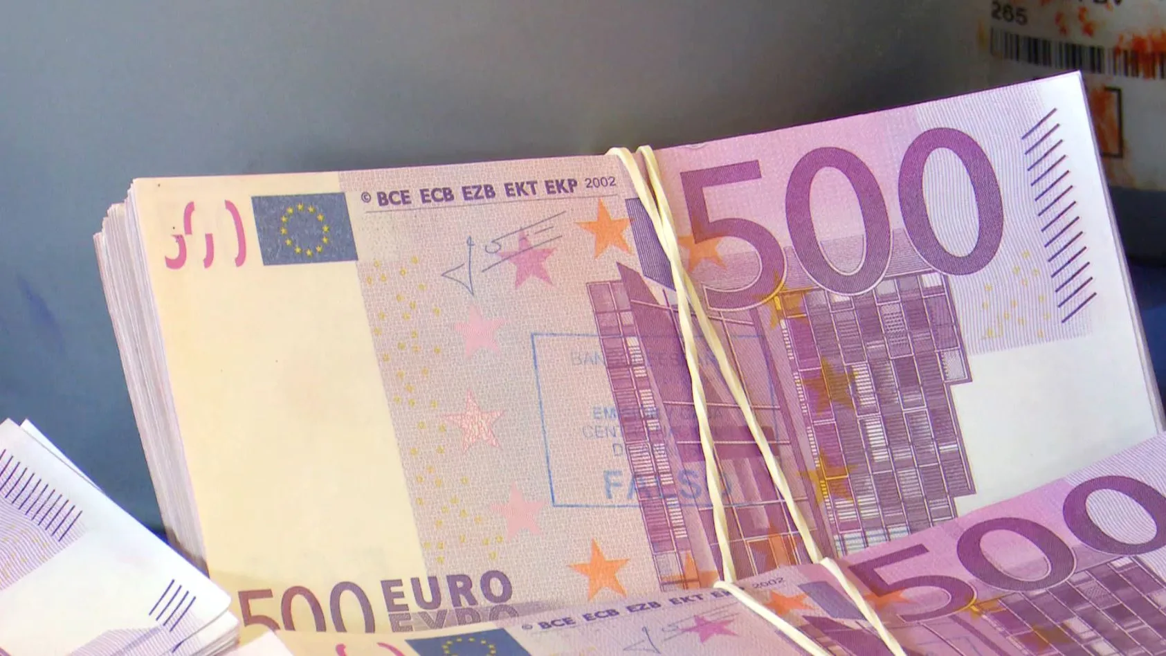 Billetes falsos.
