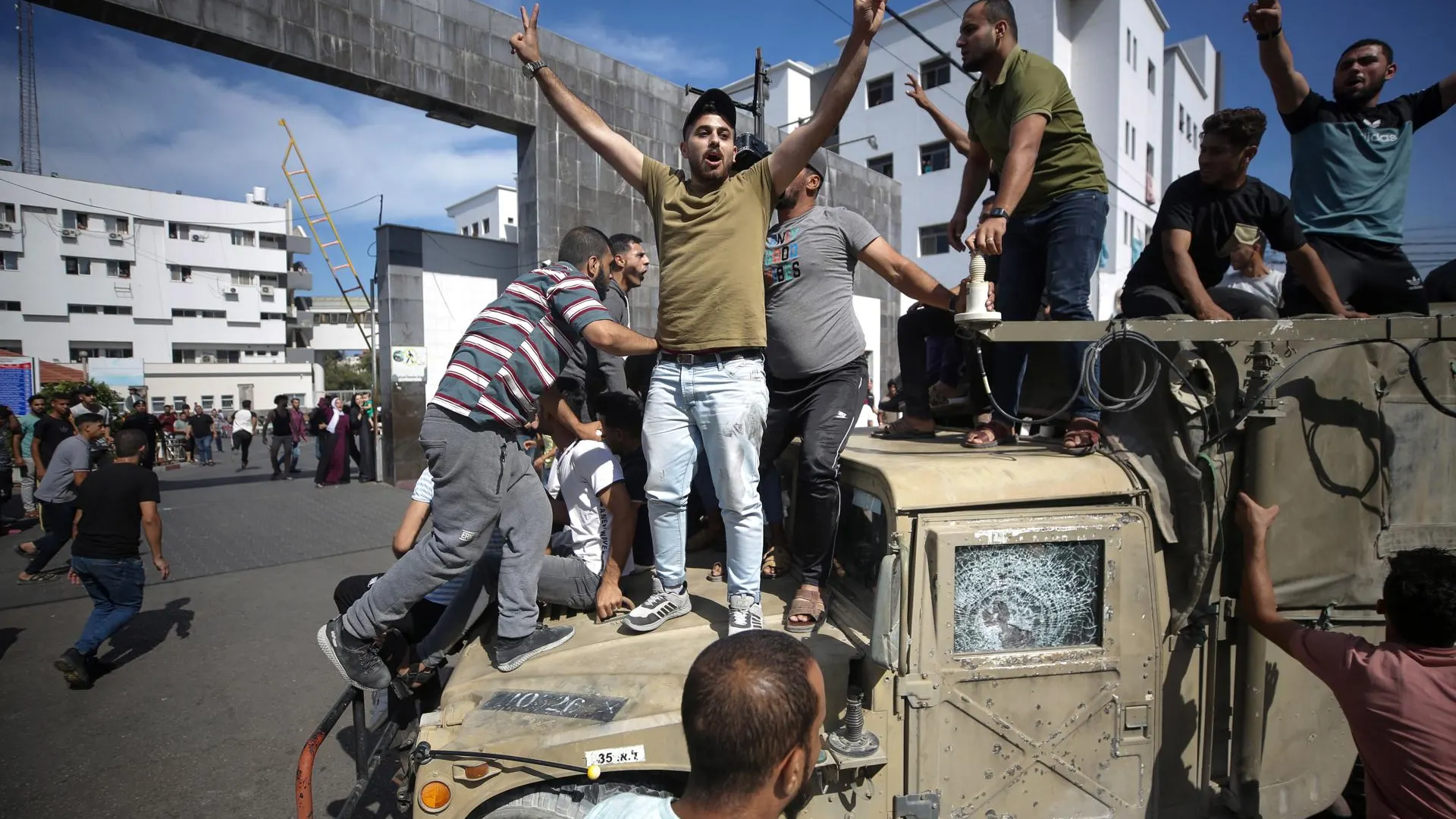 Palestinos en las calles de Gaza
