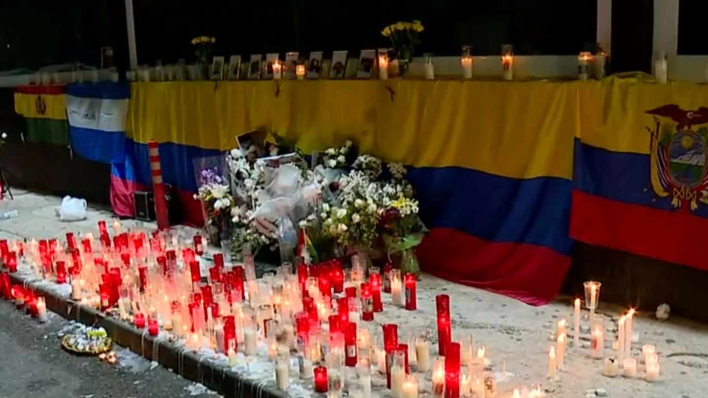 Homenaje a los fallecidos en la discoteca Teatre en Murcia