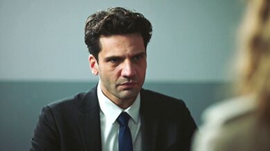 Salim es detenido mientras Ilgaz descubre que la mafia está detrás de todo lo que le está pasando a su familia