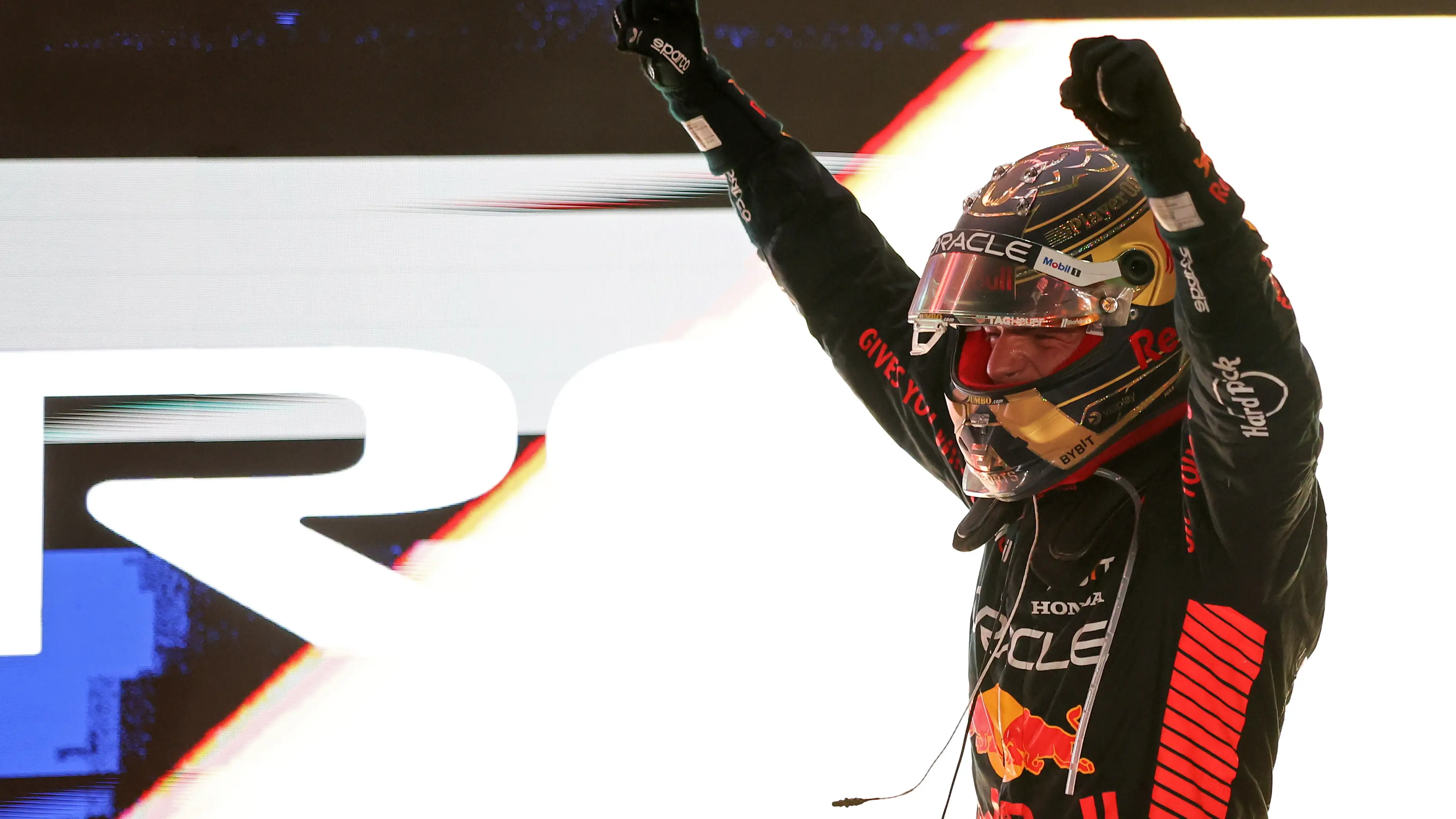 Verstappen celebra su victoria en Losail Verstappen celebra su victoria en Losail
