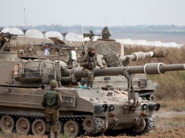 Militares de Israel se despliegan en Gaza