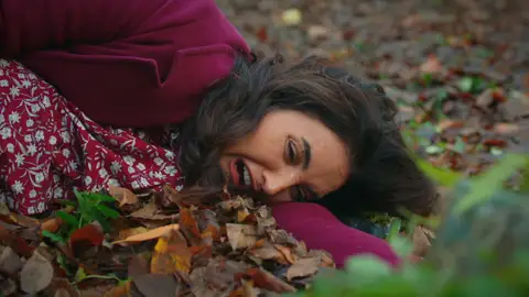 ¡Akif encuentra a Sengül tras su caída y.… ¡a punto de dar a luz!: "El bebé ya está aquí" ¡Akif encuentra a Sengül tras su caída y.… ¡a punto de dar a luz!: "El bebé ya está aquí"