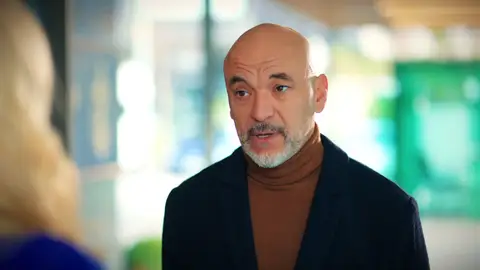 Ahmet le comunica a Nebahat su decisión: "Voy a volver a contratar a Ömer" Ahmet le comunica a Nebahat su decisión: "Voy a volver a contratar a Ömer"