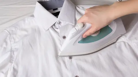 Planchar una camisa Planchar una camisa