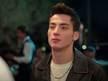 Sarp intenta jug&aacute;rsela a &Ouml;mer, pero su plan le sale mal gracias a.&hellip; &iexcl;Tolga!: "Fuera de mi vida. Te odio"