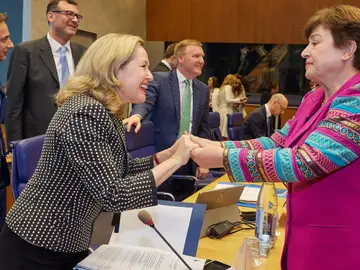 La ministra de Economía, Nadia Calviño (I), y la directora general del FMI, Kristalina Georgieva (D) La ministra de Economía, Nadia Calviño (I), y la directora general del FMI, Kristalina Georgieva (D)
