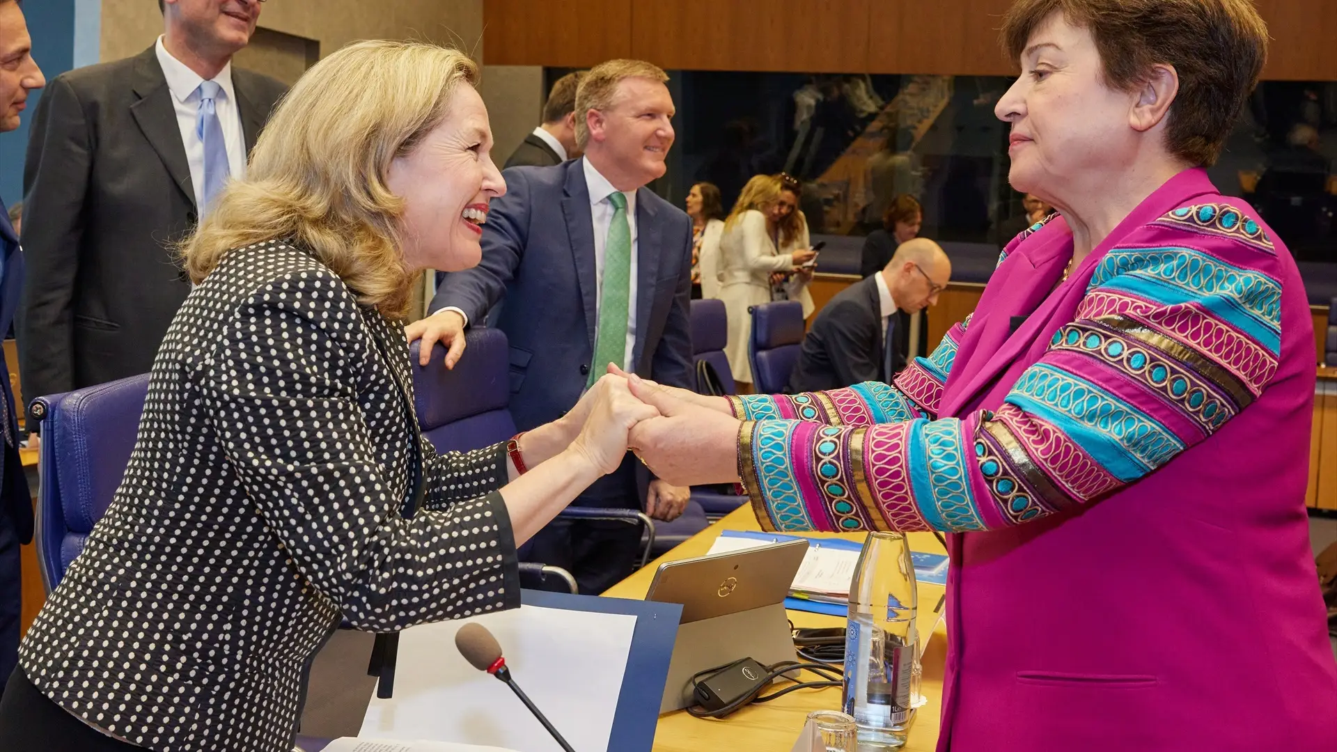 La ministra de Economía, Nadia Calviño (I), y la directora general del FMI, Kristalina Georgieva (D) La ministra de Economía, Nadia Calviño (I), y la directora general del FMI, Kristalina Georgieva (D)