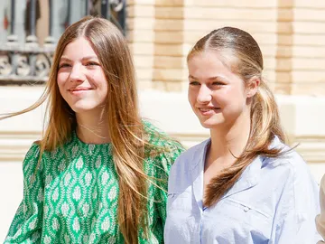 Infanta Sofía y princesa Leonor Infanta Sofía y princesa Leonor