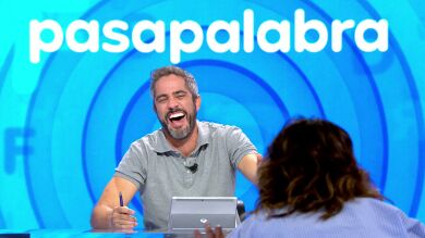 El hilarante giro de guion de Pepa Rus e Itziar Castro que descoloca a Roberto Leal