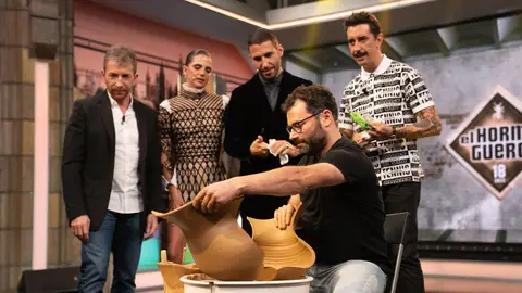 El oficio de la alfarería, en directo en El Hormiguero: así se crean estas obras de arte El oficio de la alfarería, en directo en El Hormiguero: así se crean estas obras de arte
