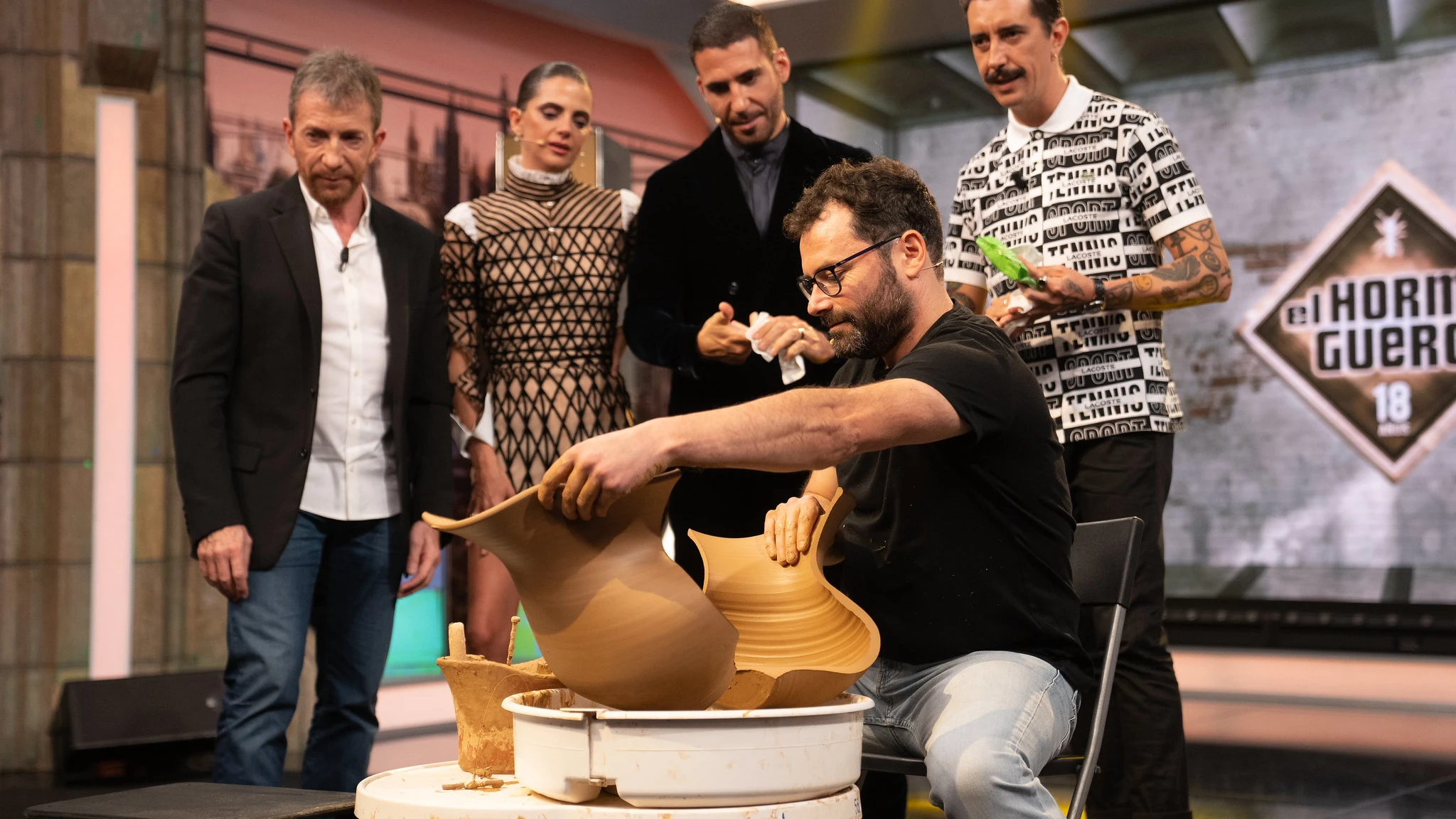 El oficio de la alfarería, en directo en El Hormiguero: así se crean estas obras de arte El oficio de la alfarería, en directo en El Hormiguero: así se crean estas obras de arte