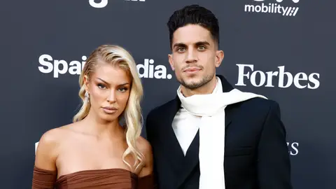 Jessica Goicoechea y Marc Bartra en los premios Forbes Best Content Creators 2023