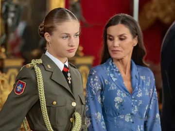 Los gestos cómplices de la reina Letizia y la princesa Leonor Los gestos cómplices de la reina Letizia y la princesa Leonor