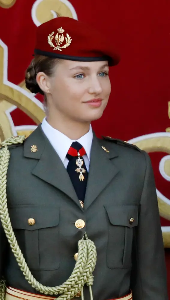 La princesa Leonor, impecable con el uniforme
