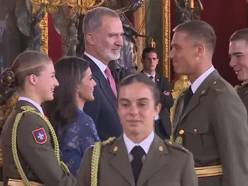 Los compañeros de Leonor pasan a saludar en el besamanos Los compañeros de Leonor pasan a saludar en el besamanos