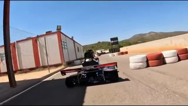 Luis Mengual consgigue su segundo récord Guinness con su kart Luis Mengual consgigue su segundo récord Guinness con su kart