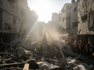Una casa destruida tras un ataque aéreo israelí en el campo de refugiados occidental de Shati