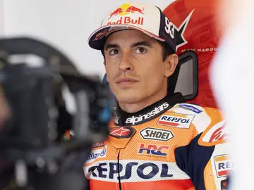 Marc Márquez, concentrado en el box Marc Márquez, concentrado en el box