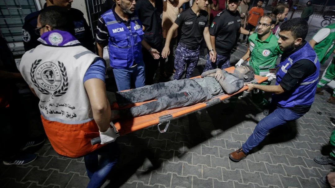 Traslado de un herido a un hospital de Gaza Traslado de un herido a un hospital de Gaza