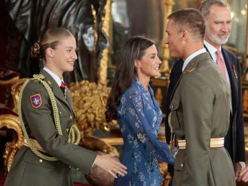La princesa Leonor y los Reyes en el tradicional besamanos en el Palacio Real