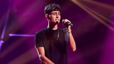 ¡Volveremos a verte! Adam no logra conquistar en La Voz con un tema de Sin Bandera
