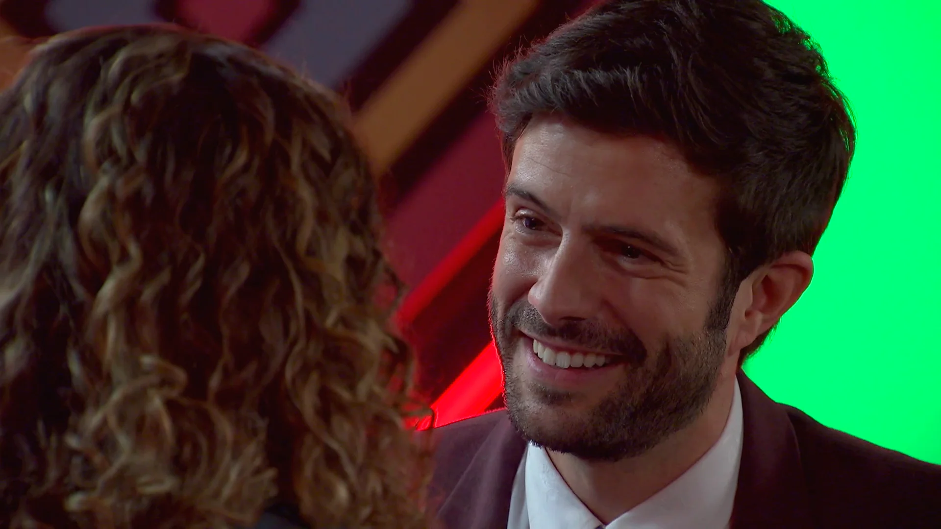 Lola y Román sellan su relación con un apasionado beso: “Dejemos atrás los miedos” Lola y Román sellan su relación con un apasionado beso: “Dejemos atrás los miedos”