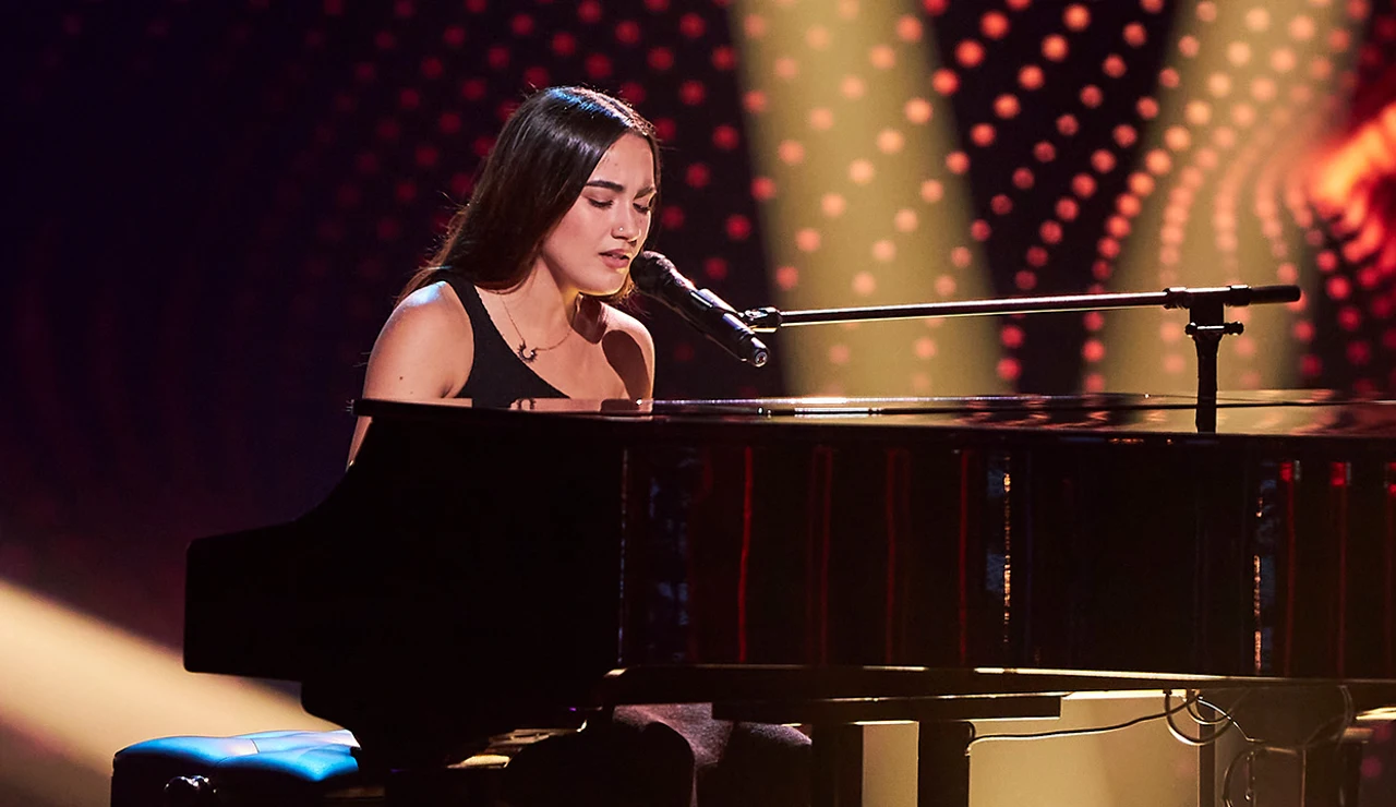 La voz de Carlota llega al corazón de Pablo López